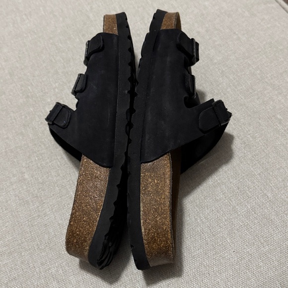 Like New Betula by Birkenstock Triple Strap-Sz 40-Black/Black-Narrow Fit-Leather - Picture 13 of 16